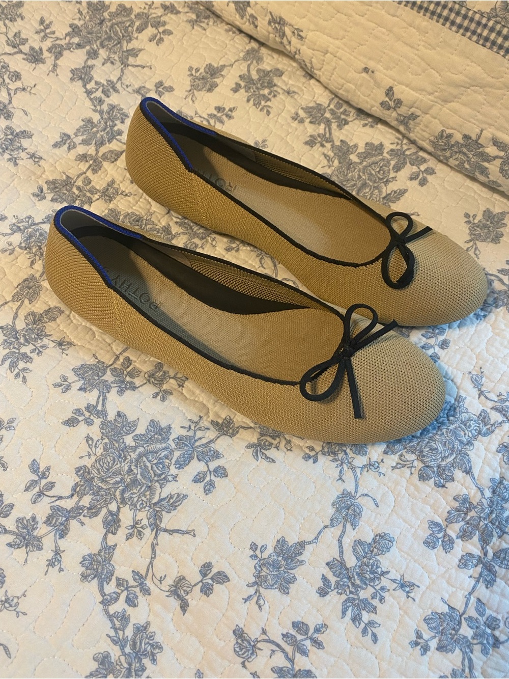 Rothy’s The Ballet Flat Beige and Black Knit Bow Size 10
